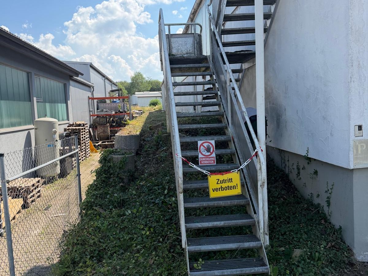 Saubere Beete nach Beetpflege durch Gartenpflege Buzhala